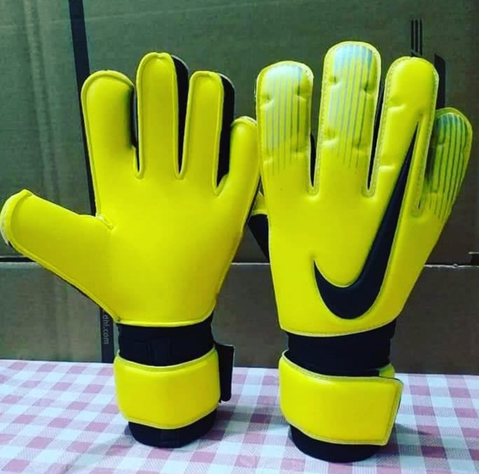 Nike Yellow Leather-Retro Breathable High Performance Pro-Level GK Gloves (Wrist)